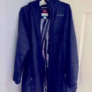 Woman’s 1x Columbia winter coat in navy